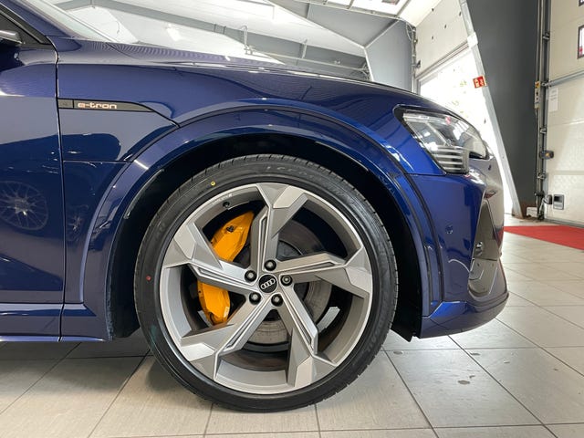 WAUZZZGE7MB021180 2021 AUDI E-TRON-3