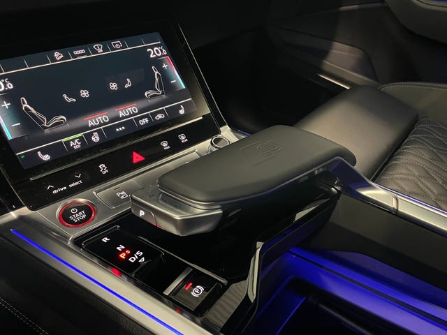 2021 AUDI E-TRON - 56