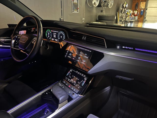 2020 AUDI E-TRON - 22