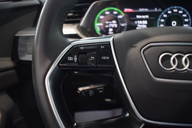 2021 AUDI E-TRON - 10