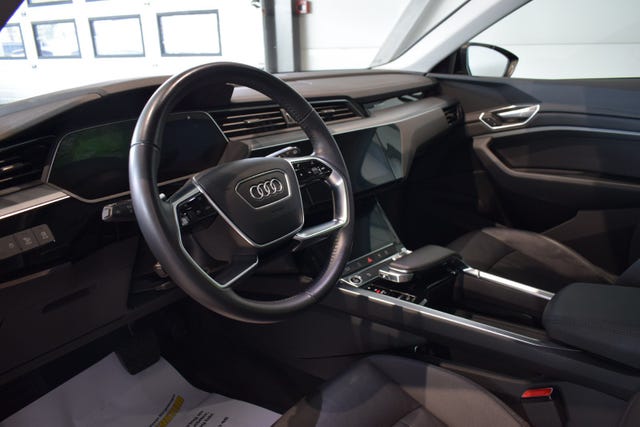WAUZZZGE0MB035597 2021 AUDI E-TRON-5