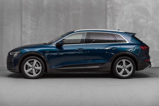 WAUZZZGE9LB023821 2020 AUDI E-TRON-2