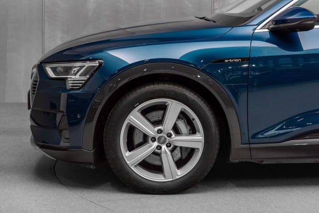 WAUZZZGE9LB023821 2020 AUDI E-TRON-3