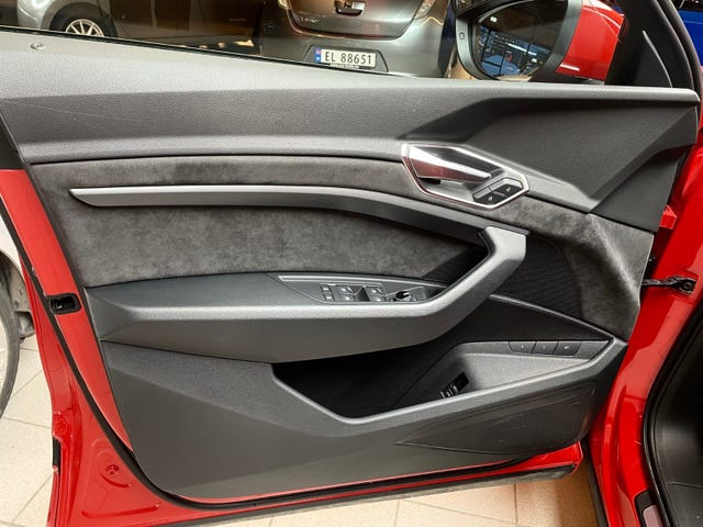 2020 AUDI E-TRON - 12