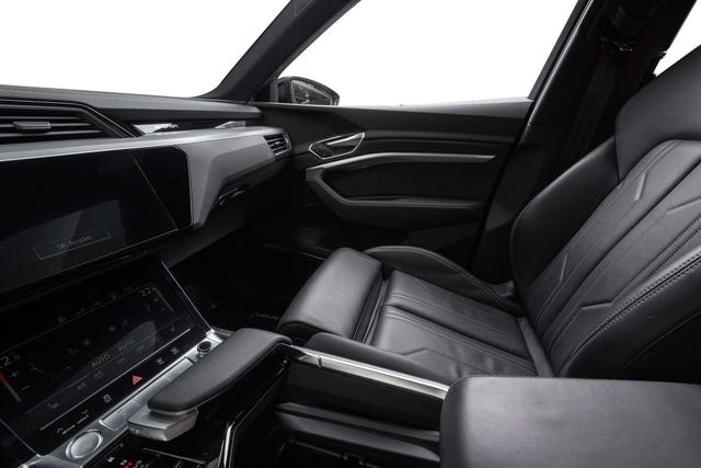 2020 AUDI E-TRON - 14