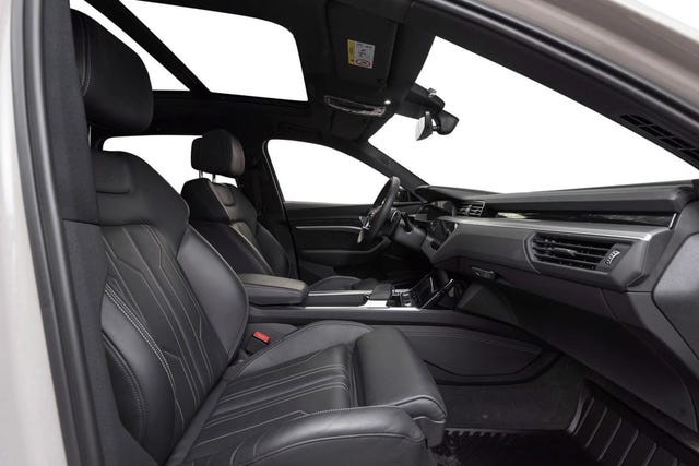 2020 AUDI E-TRON - 38