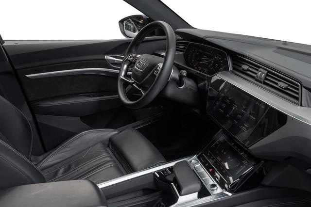 2020 AUDI E-TRON - 39