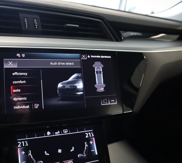 2020 AUDI E-TRON - 26