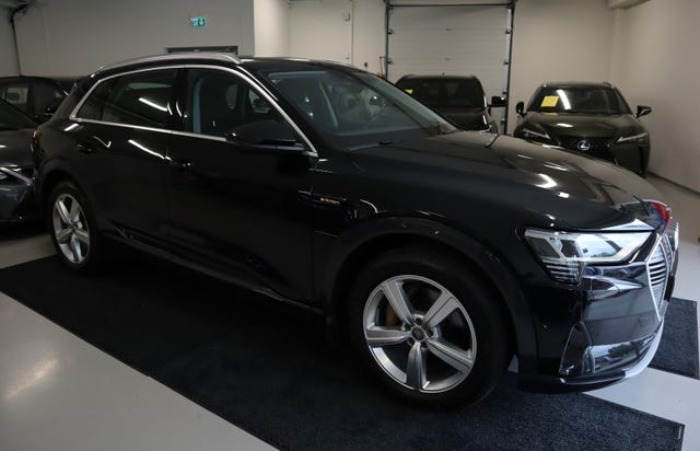 WAUZZZGE3LB034104 2020 AUDI E-TRON-3