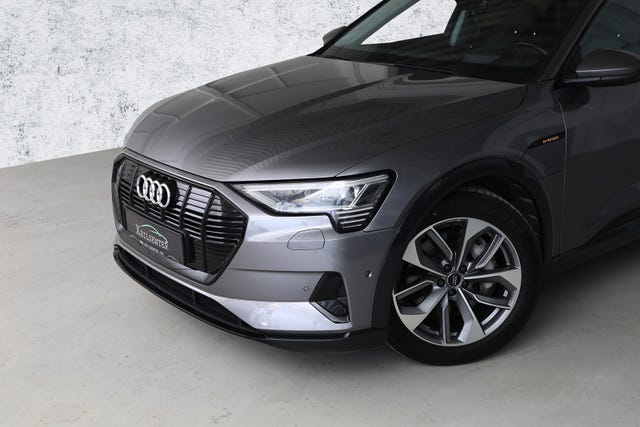 WAUZZZGE6LB018043 2020 AUDI E-TRON-2