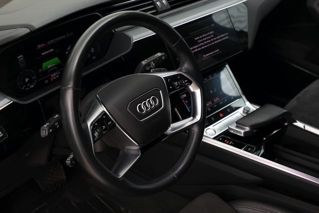 2020 AUDI E-TRON - 10