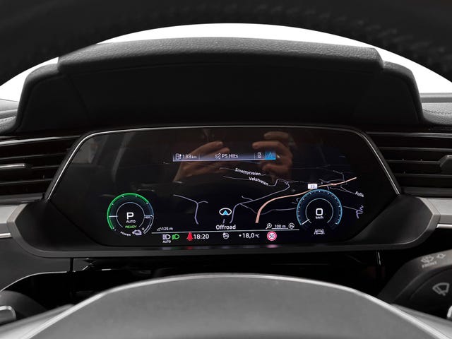2020 AUDI E-TRON - 11