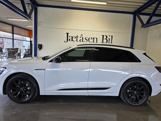 null 2020 AUDI E-TRON-1
