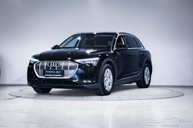 null 2020 AUDI E-TRON-1