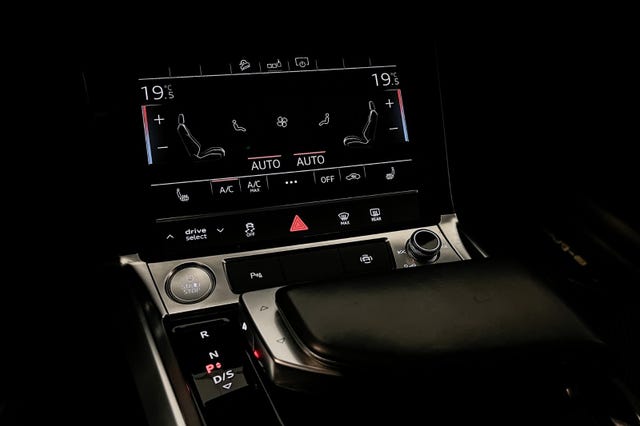 2020 AUDI E-TRON - 26