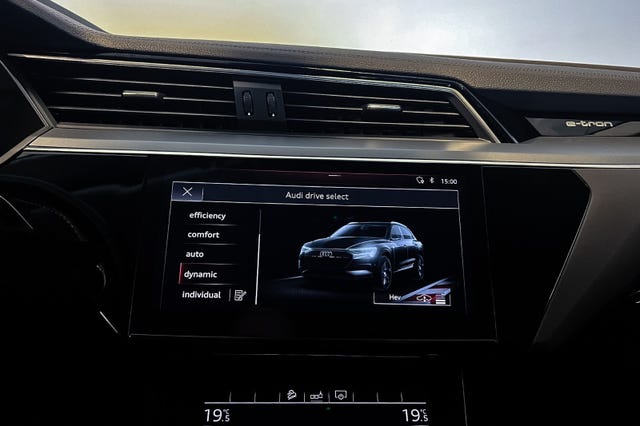 2020 AUDI E-TRON - 23