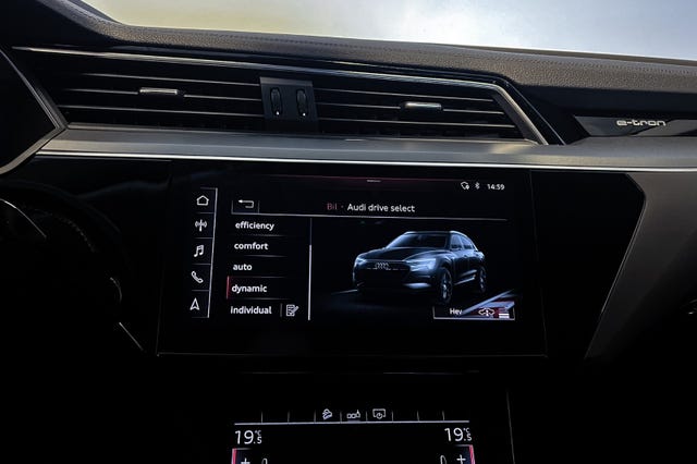 2020 AUDI E-TRON - 19