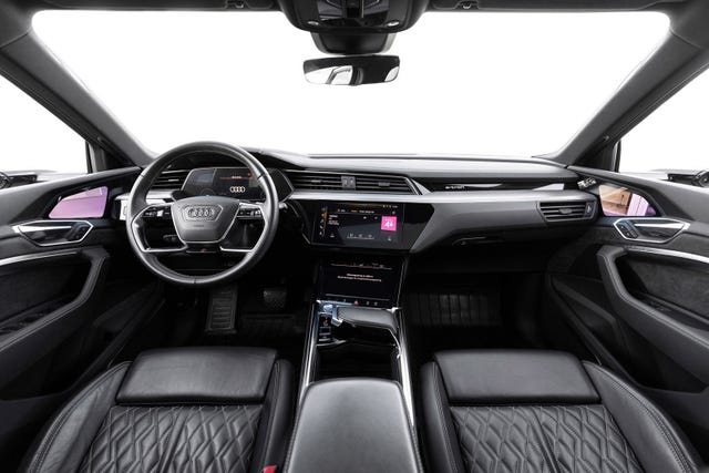 2020 AUDI E-TRON - 32