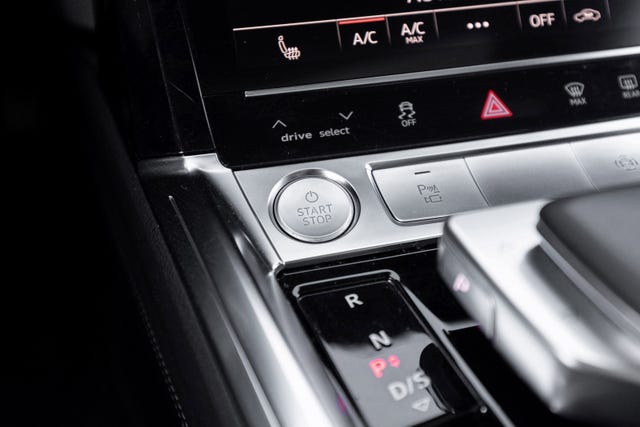 2020 AUDI E-TRON - 21