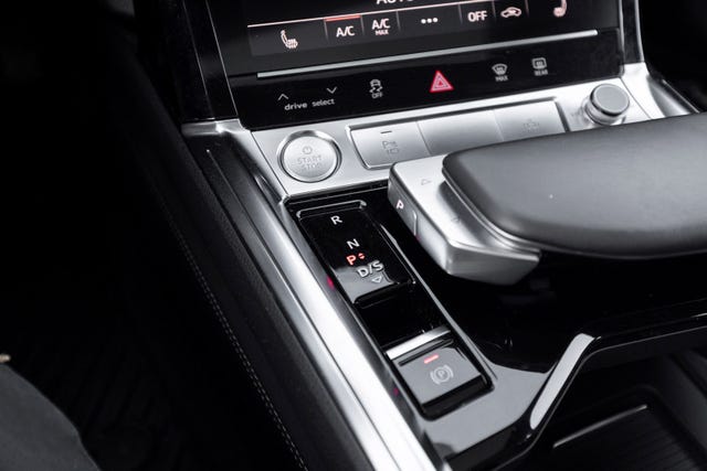 2020 AUDI E-TRON - 20