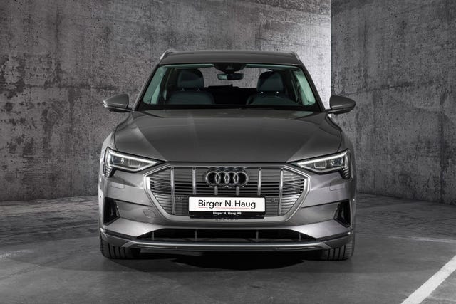 WAUZZZGE0LB023089 2020 AUDI E-TRON-3