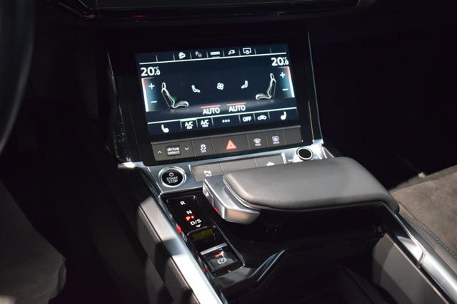 2021 AUDI E-TRON - 21