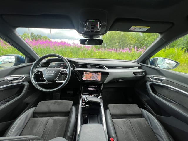 WAUZZZGE8LB018058 2020 AUDI E-TRON-1