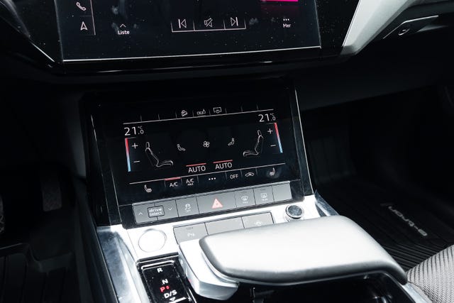 2020 AUDI E-TRON - 18