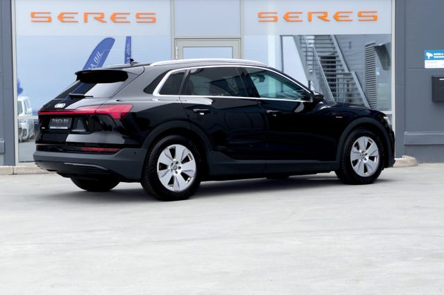 null 2020 AUDI E-TRON-5