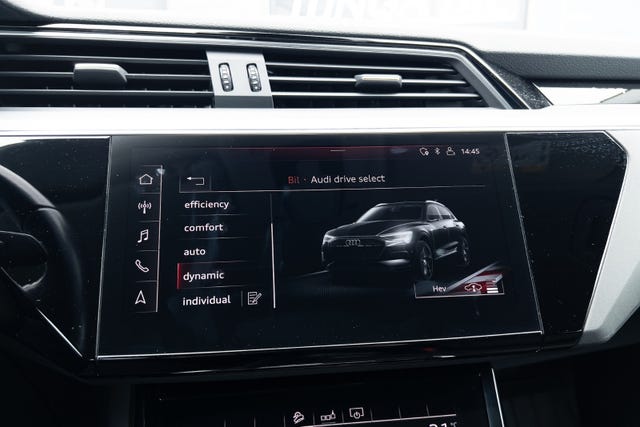 2020 AUDI E-TRON - 21