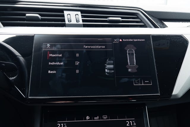 2020 AUDI E-TRON - 23