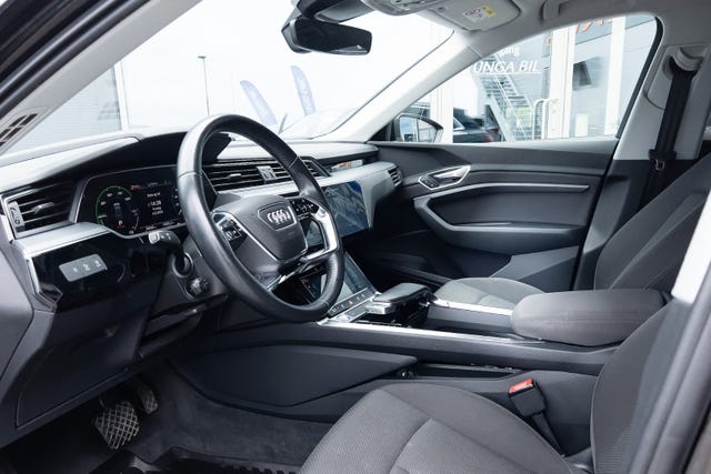 2020 AUDI E-TRON - 11