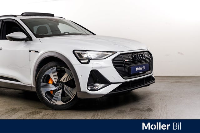 WAUZZZGE8MB027201 2021 AUDI E-TRON-1