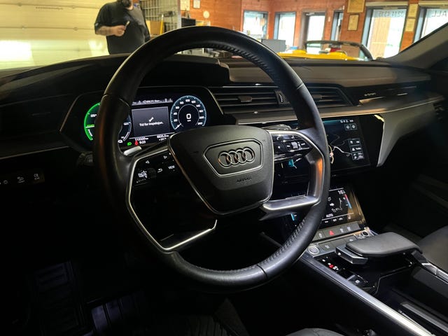 2020 AUDI E-TRON - 15