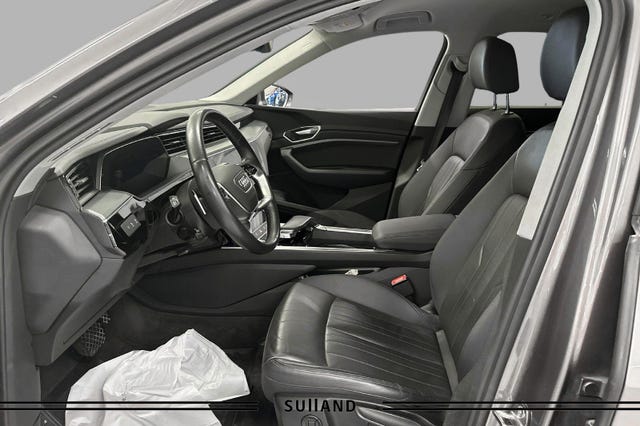 2020 AUDI E-TRON - 10