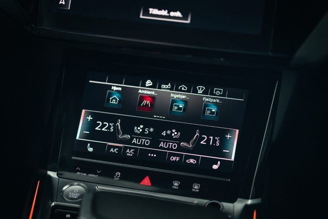 2020 AUDI E-TRON - 16