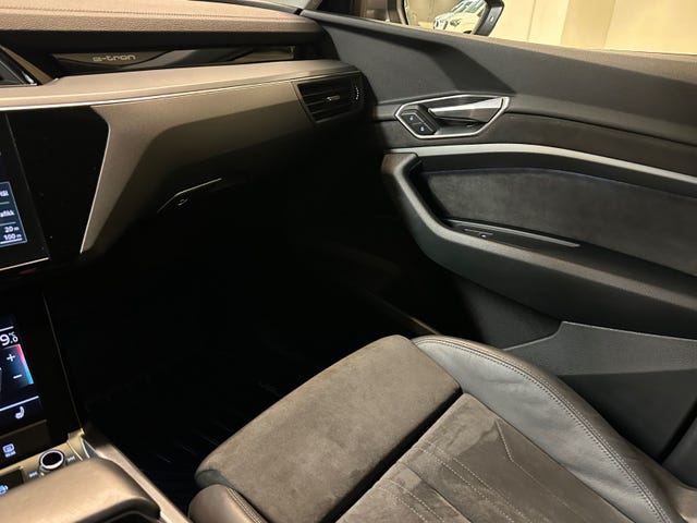 2020 AUDI E-TRON - 19