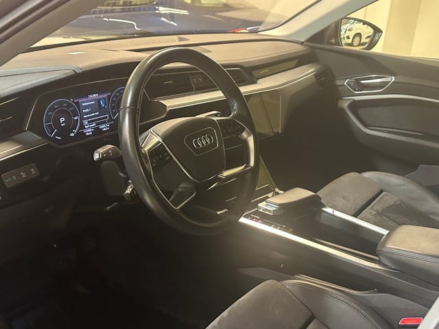 2020 AUDI E-TRON - 12