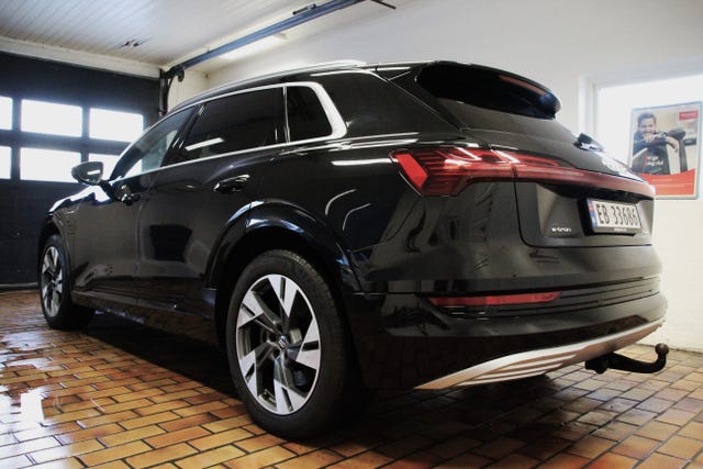 null 2020 AUDI E-TRON-5