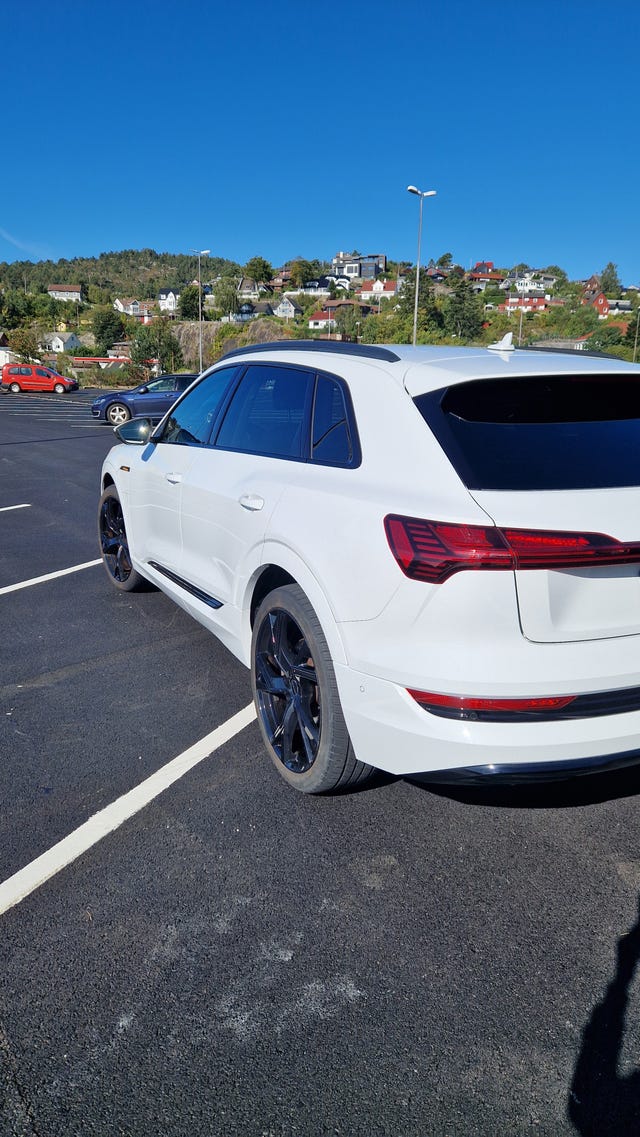 WAUZZZGE5LB013724 2020 AUDI E-TRON-3