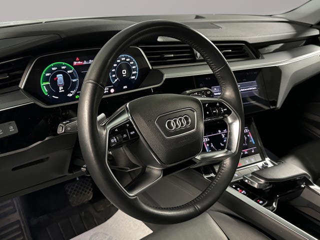 2020 AUDI E-TRON - 10