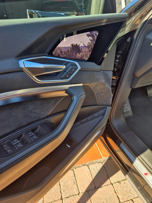 2020 AUDI E-TRON - 32