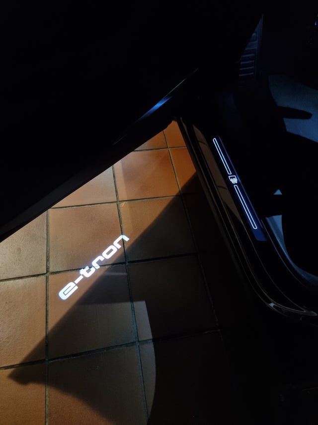 2020 AUDI E-TRON - 25
