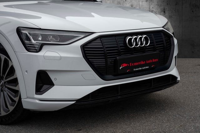 WAUZZZGE4LB039487 2020 AUDI E-TRON-1