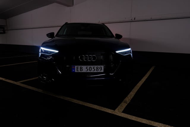 WAUZZZGE8LB027939 2020 AUDI E-TRON-3