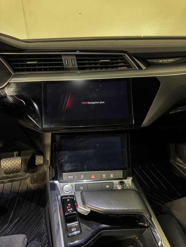 2020 AUDI E-TRON - 20