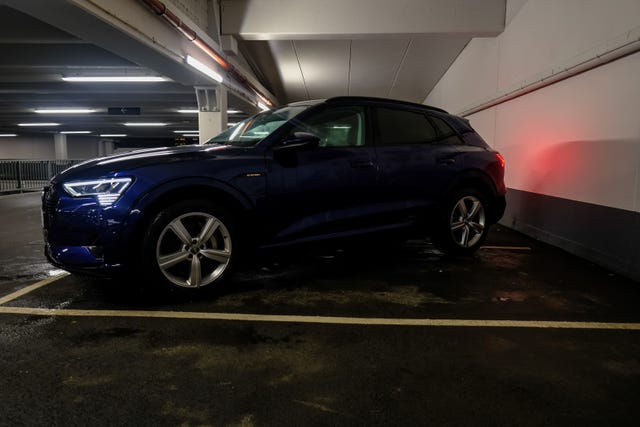 WAUZZZGE8LB027939 2020 AUDI E-TRON-5