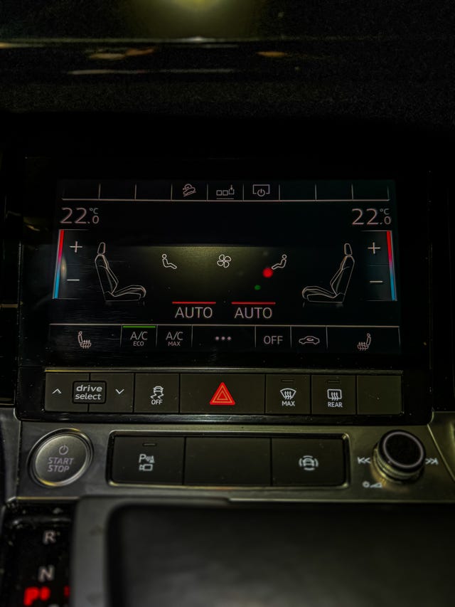 2020 AUDI E-TRON - 29