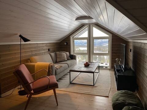 Loftstue med TV Galleribilde