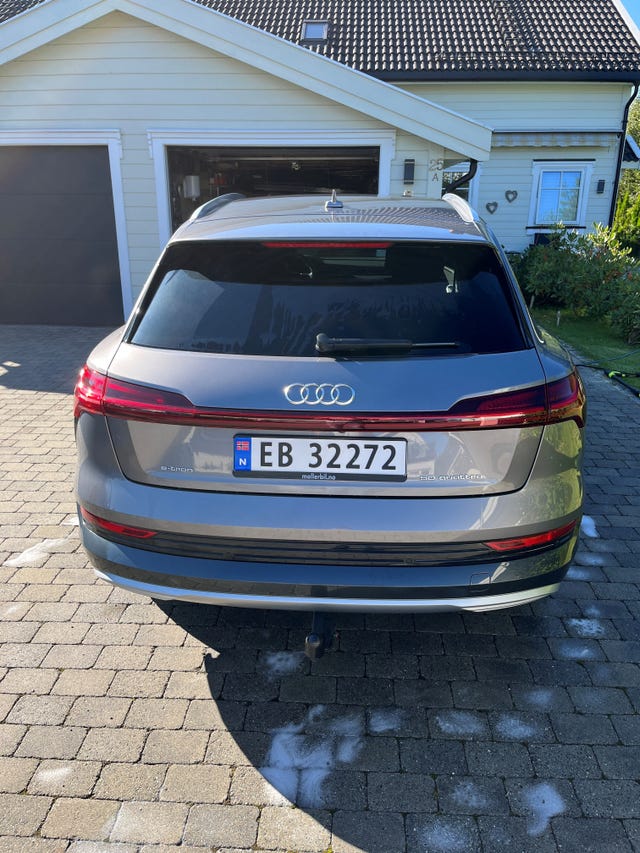 WAUZZZGE8LB022580 2020 AUDI E-TRON-3